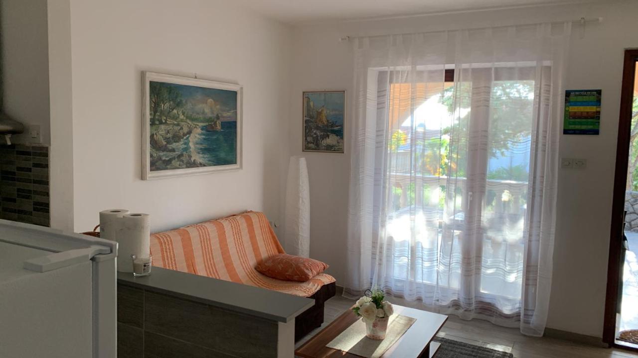 Apartments Toni-Малинска Экстерьер фото