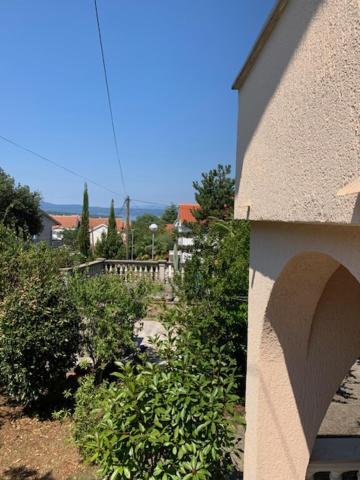 Apartments Toni-Малинска Экстерьер фото