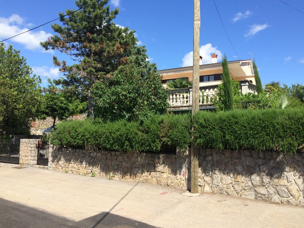 Apartments Toni-Малинска Экстерьер фото
