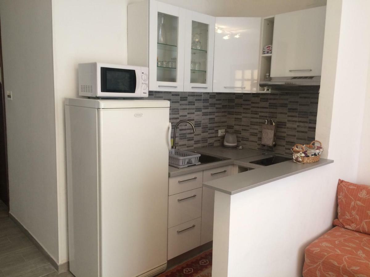 Apartments Toni-Малинска Экстерьер фото