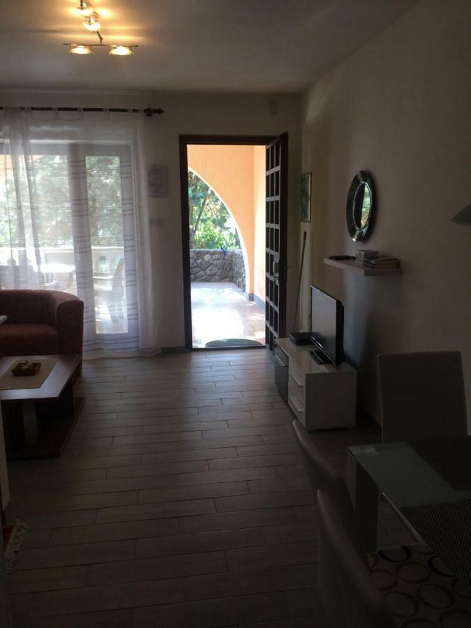 Apartments Toni-Малинска Экстерьер фото